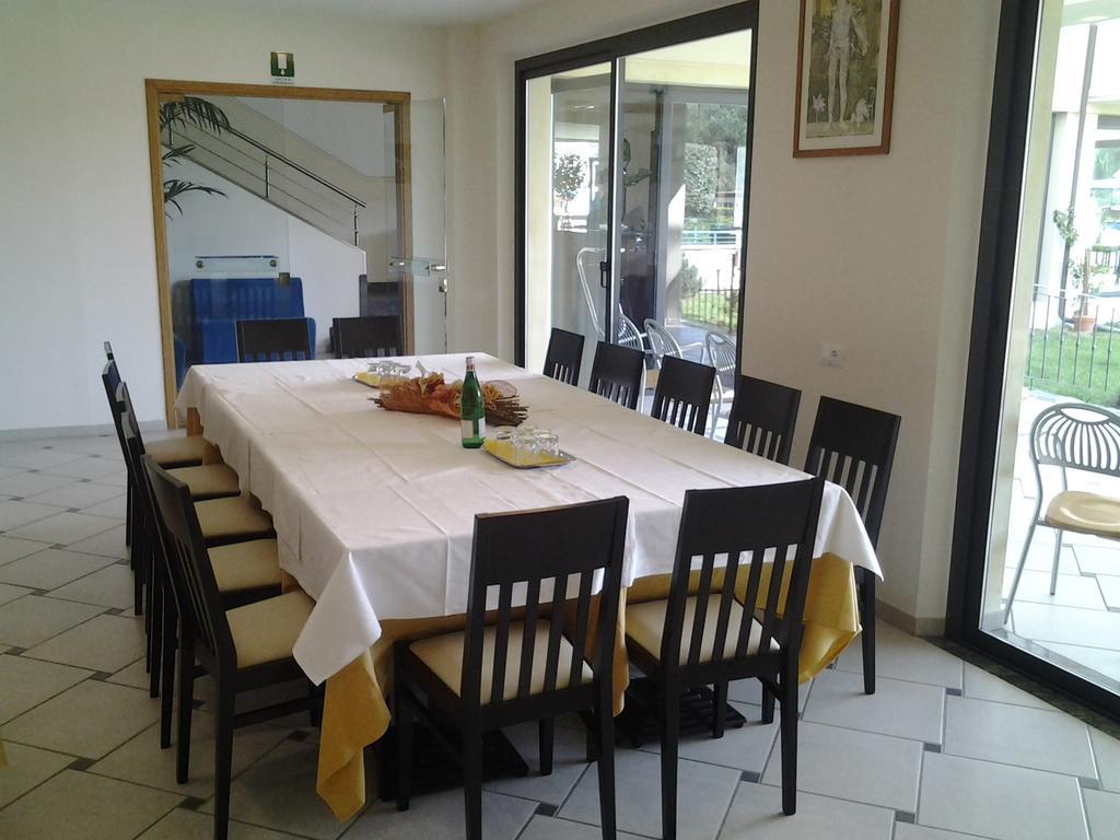 Hotel Flora Marina Di Bibbona Zewnętrze zdjęcie