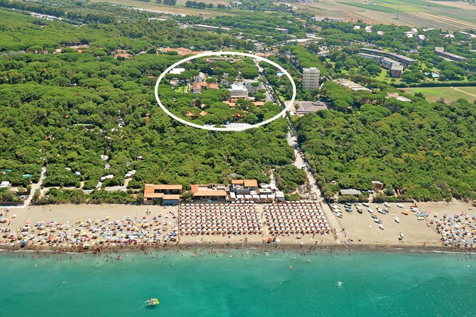 Hotel Flora Marina Di Bibbona Zewnętrze zdjęcie